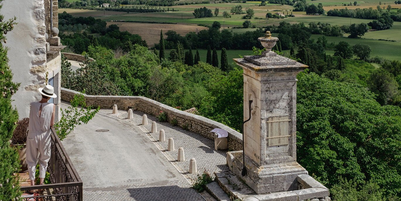 Maison de vacances dans l'arrière-pays d'Uzès, sur les remparts de Lussan Maison de vacances avec vue, jardin et bassin privés près d'Uzès