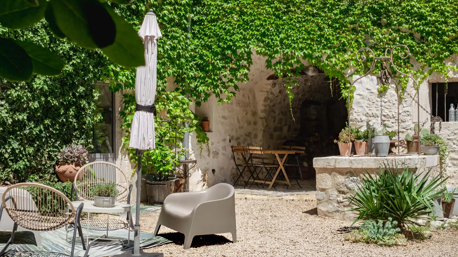 Un gîte proche d'Uzès, ouvert sur un jardin provençal