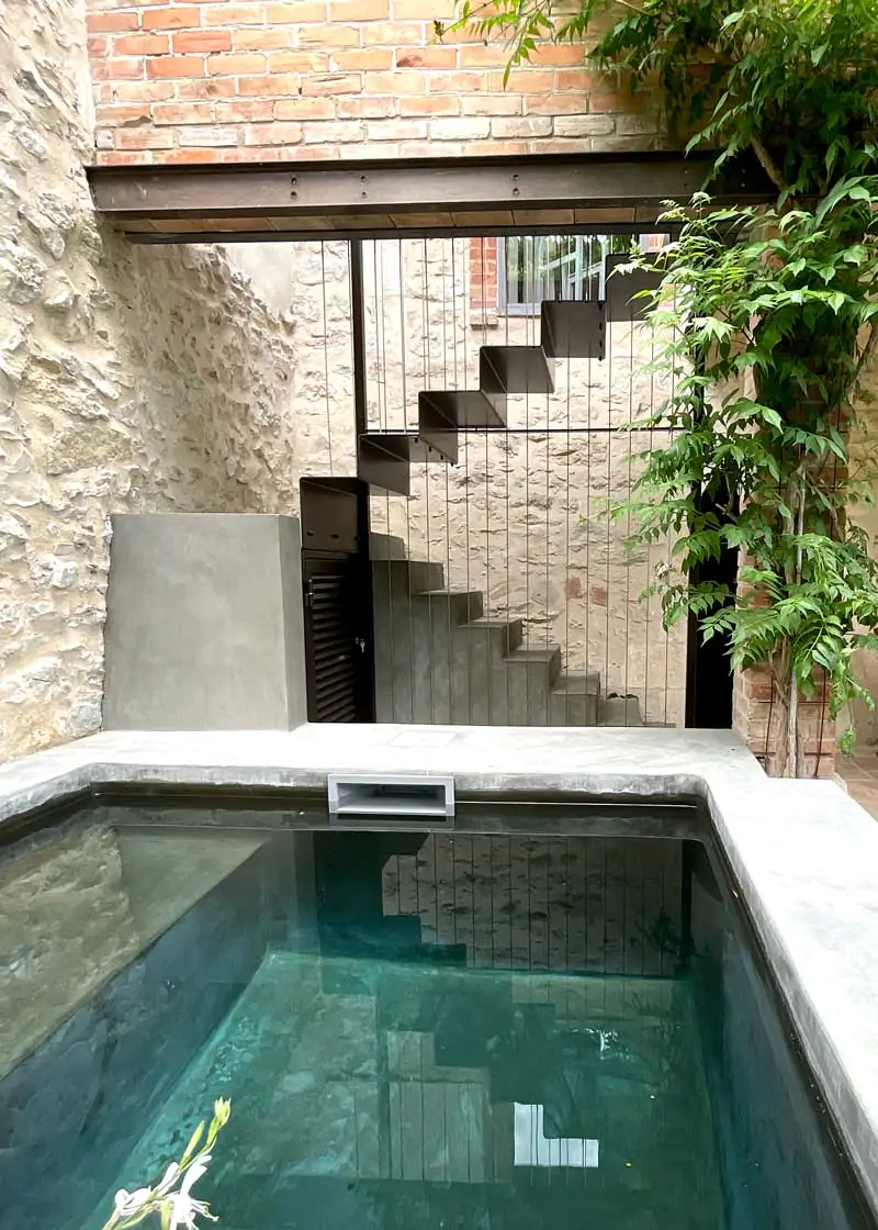 Une maison d'hôtes exceptionnelle avec jardin et bassin près d'Uzès